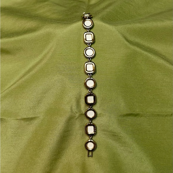 Monet Vintage Faux Paua Shell Mother of Pearl Gold Tone Bracelet - Picture 6 of 10